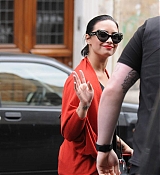 Demi Lovato Visits The Lourve Musem in Paris - September 6
