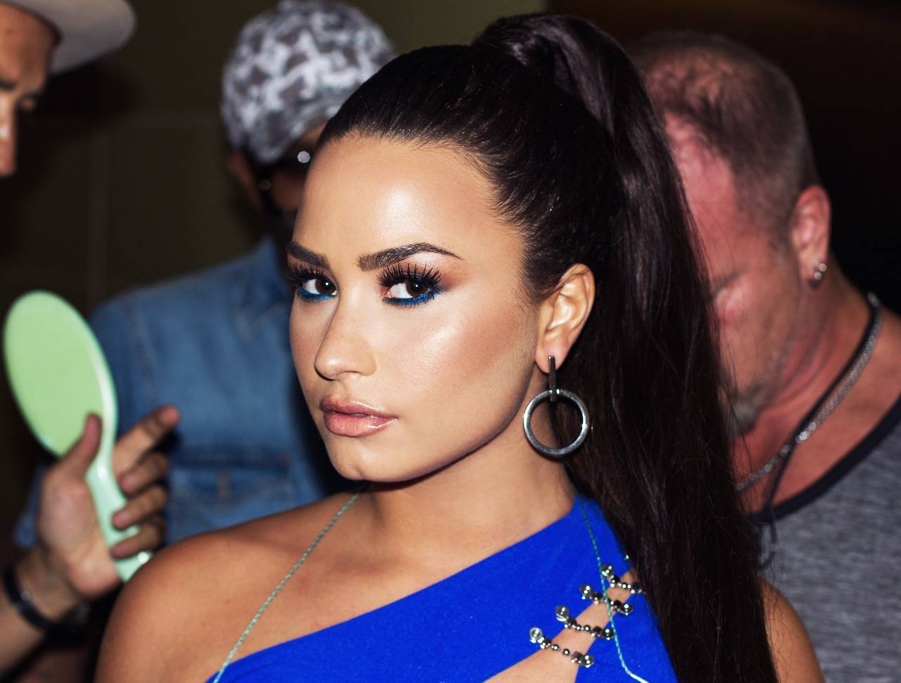 Demi_Lovato_-_2017_MTV_Video_Music_Awards_Photoshoot-10.jpg