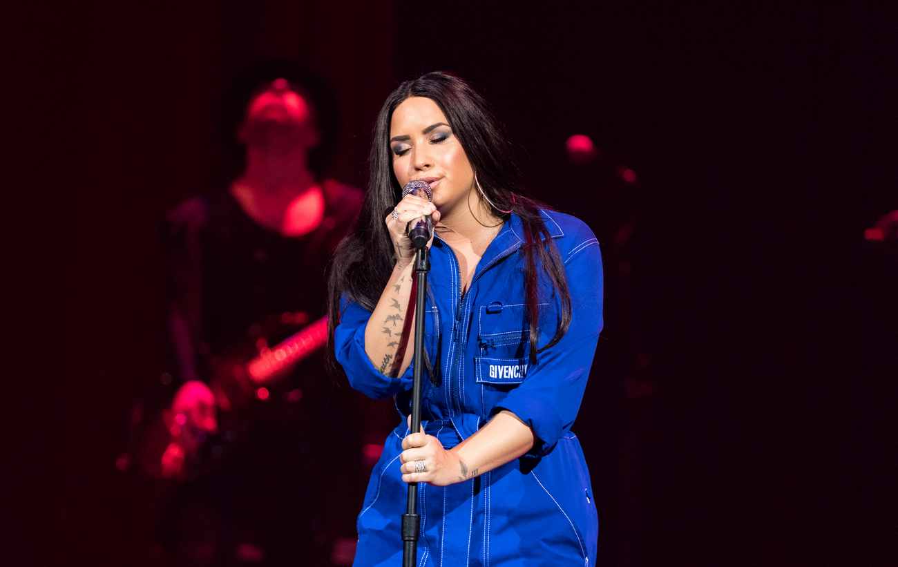 Demi_Lovato_-_Performs_exclusively_for_American_Airlines_AAdvantage_Masterc_28429.jpg