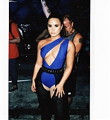 Demi_Lovato_-_2017_MTV_Video_Music_Awards_Photoshoot-12.jpg