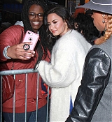 Demi_Lovato_-_Arrives_to_Good_Morning_America_in_NYC_on_January_24-05.jpg