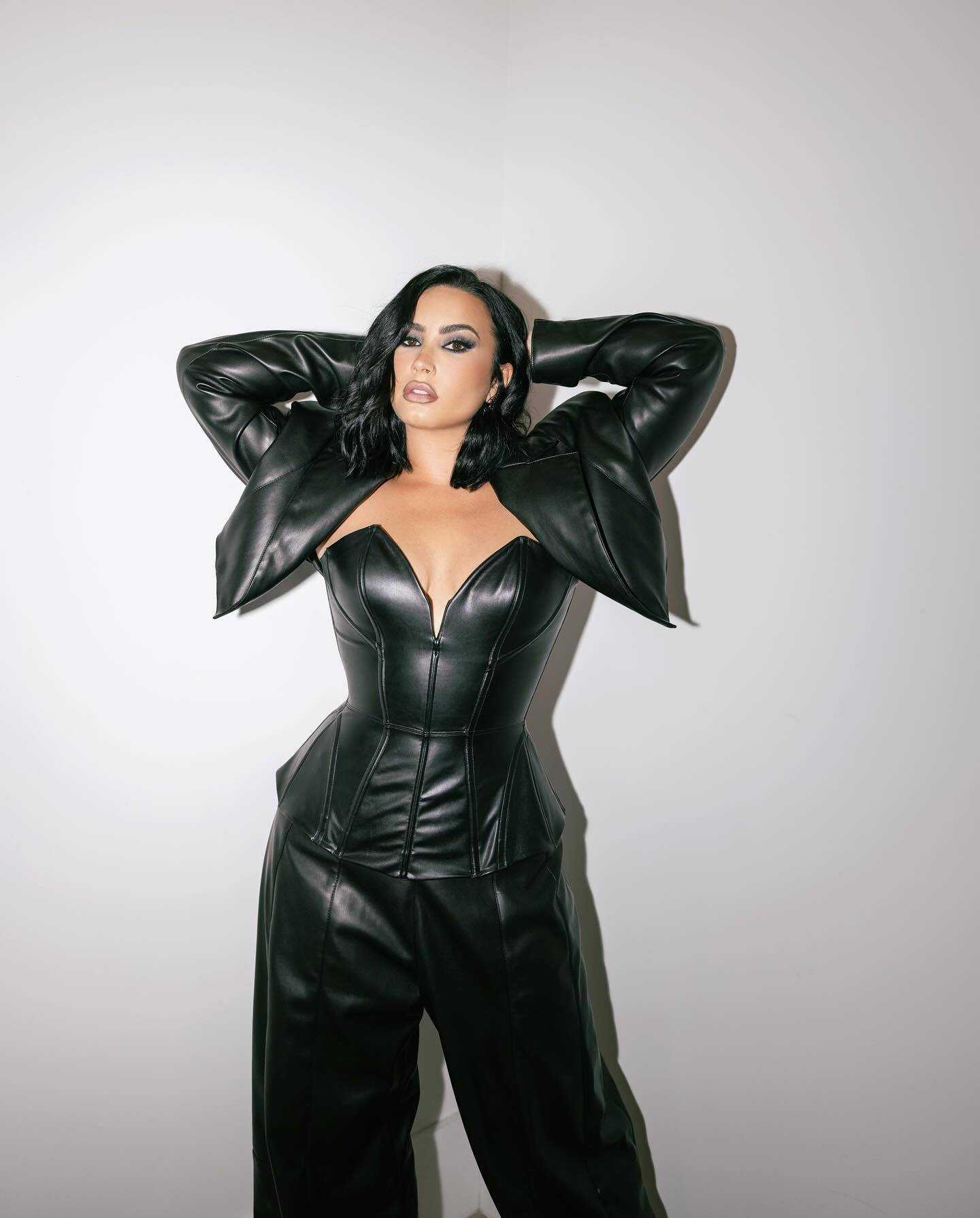 Billboard_Women_In_Music_03.jpg