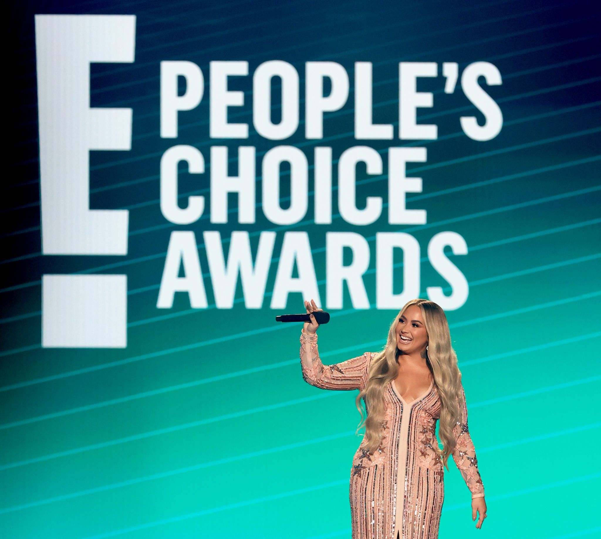 2020_E21_People_s_Choice_Awards_Show_-_November_15-03.jpg