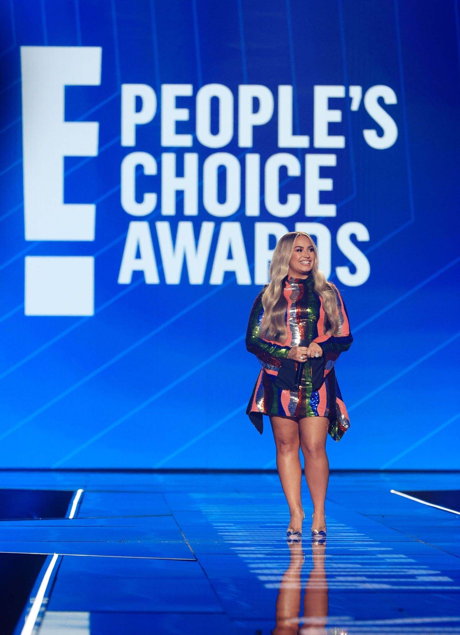 2020_E21_People_s_Choice_Awards_Show_-_November_15-19.jpg 2020_E21_People_s_Choice_Awards_Show_-_November_15-19.jpg