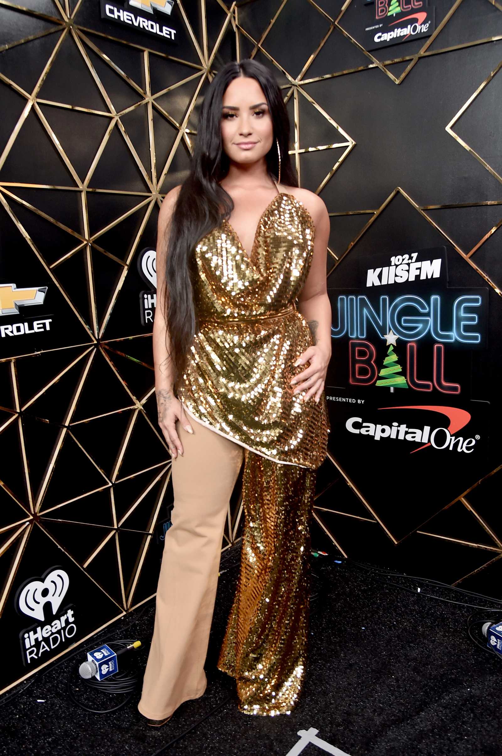 Demi_Lovato_-_102_7_KIIS_FM_s_Jingle_Ball_2017_on_December_1-13.jpg