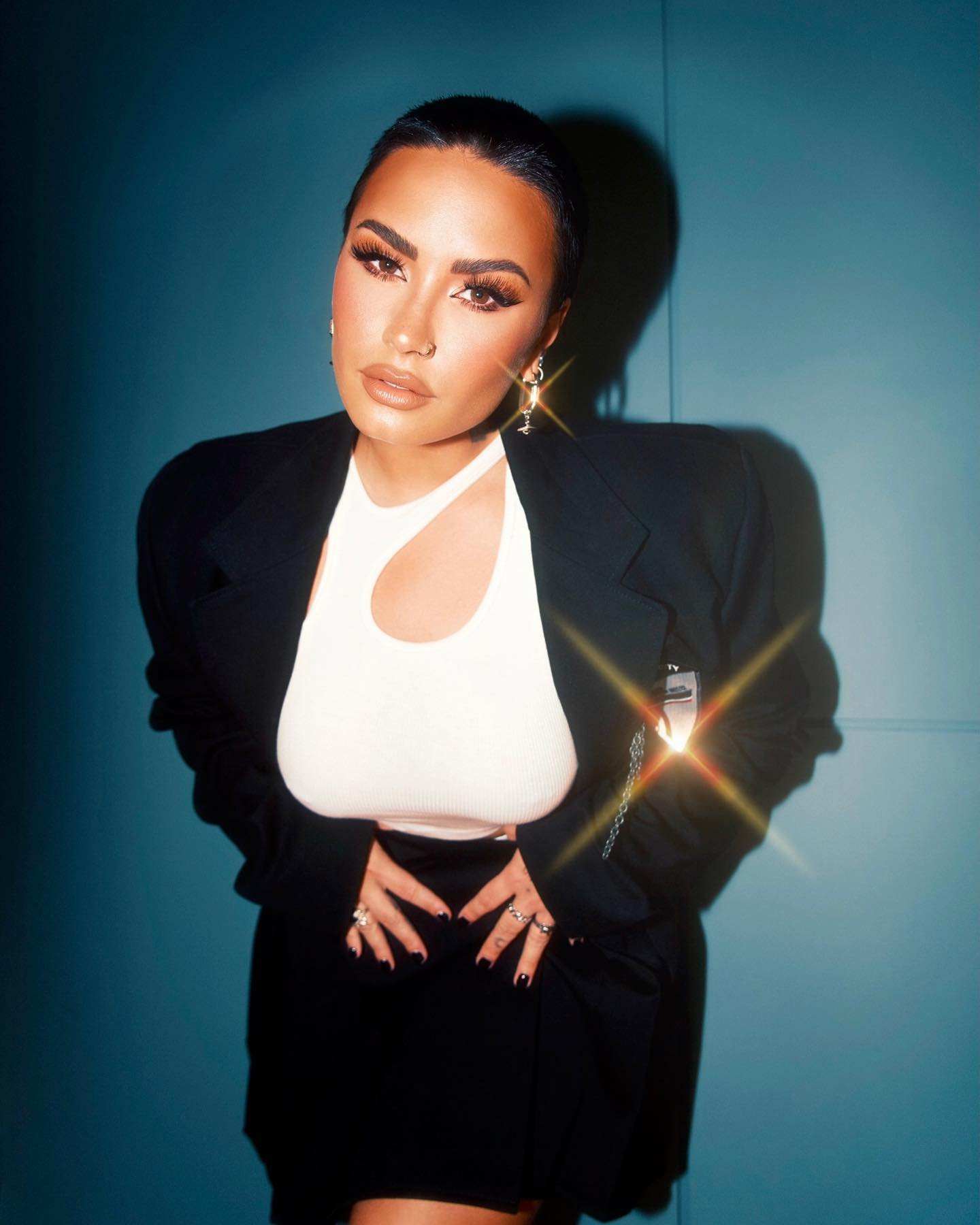 Demi_Lovato_-_Cibelle_Levi_photoshoot2C_April_202202.jpg