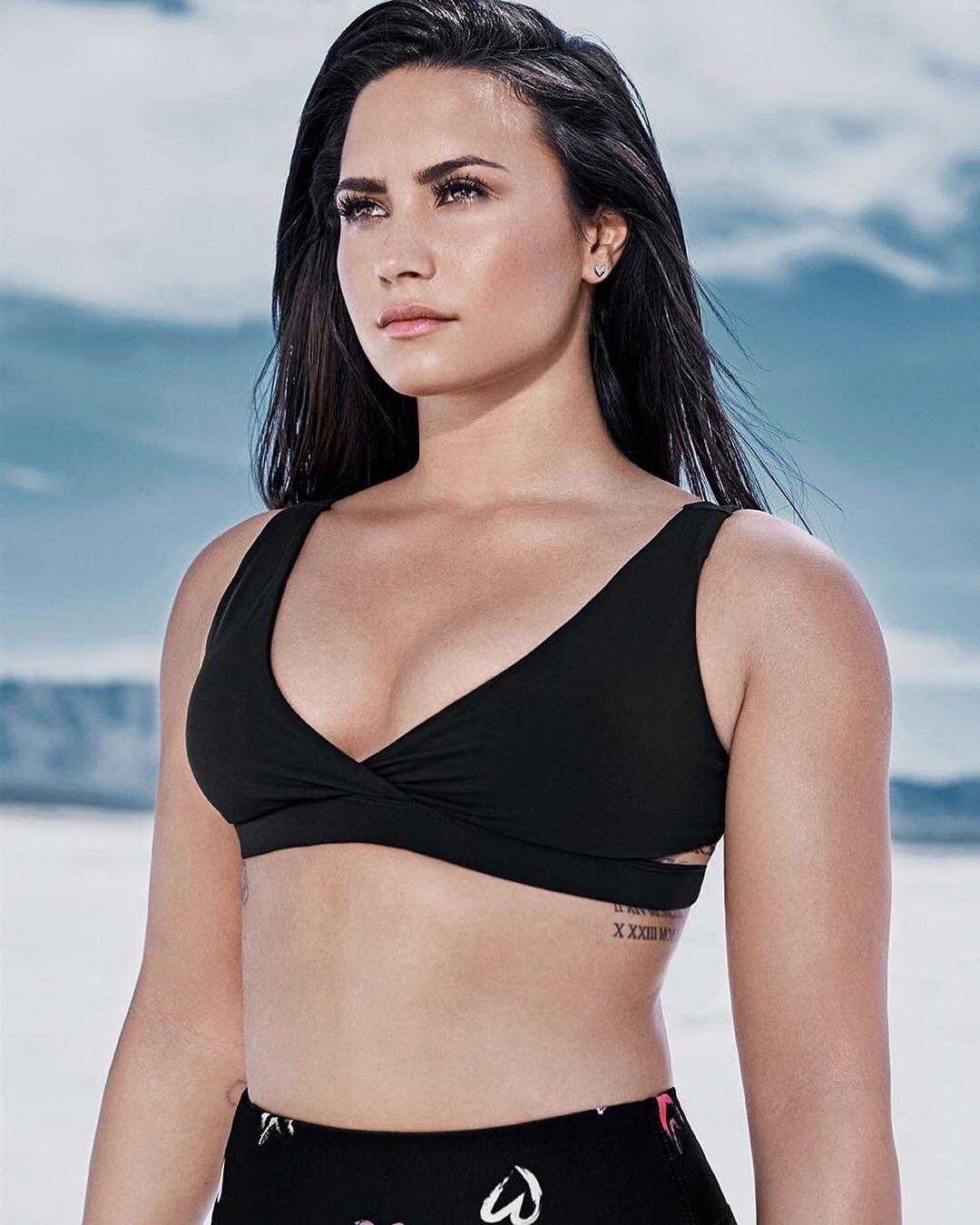 Demi_Lovato_-_Fabletics_Photoshoot_2017-06.jpg Demi_Lovato_-_Fabletics_Photoshoot_2017-06.jpg