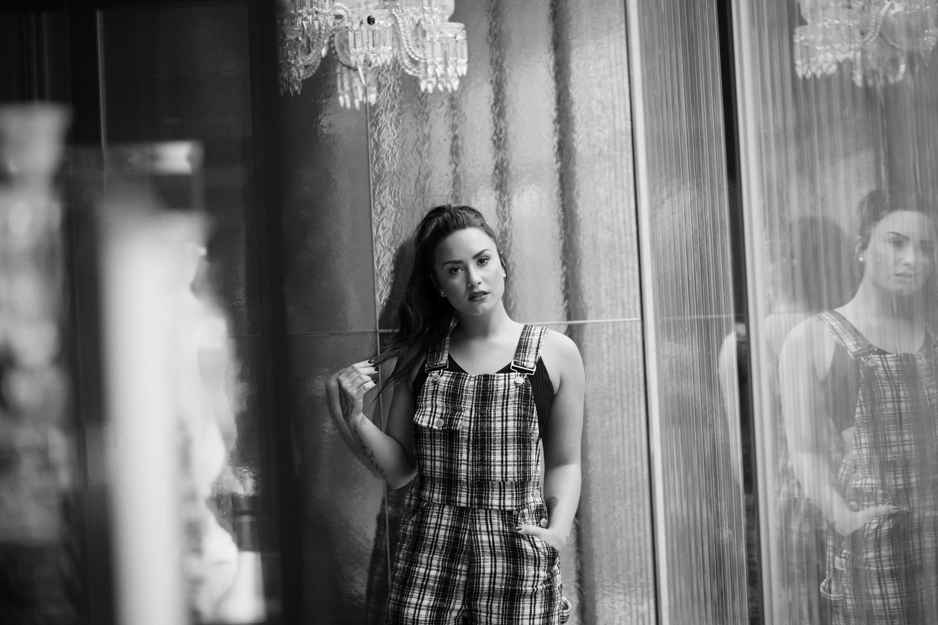 Demi_Lovato_-_Jessica_Lehrman_-_Noisey-01.jpg