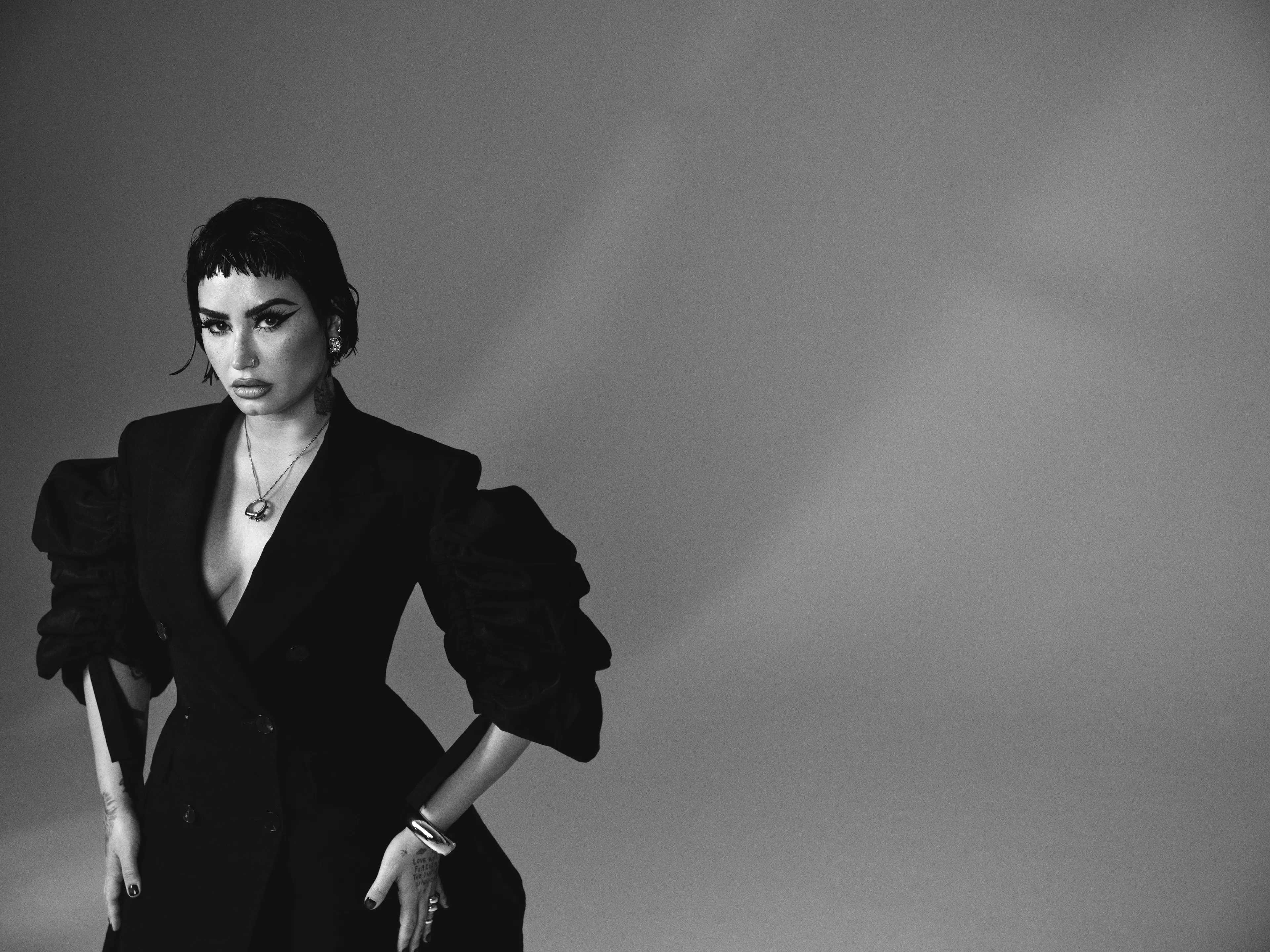 Demi_Lovato_-_L_Officiel_Italia_-_Summer_202206.jpg