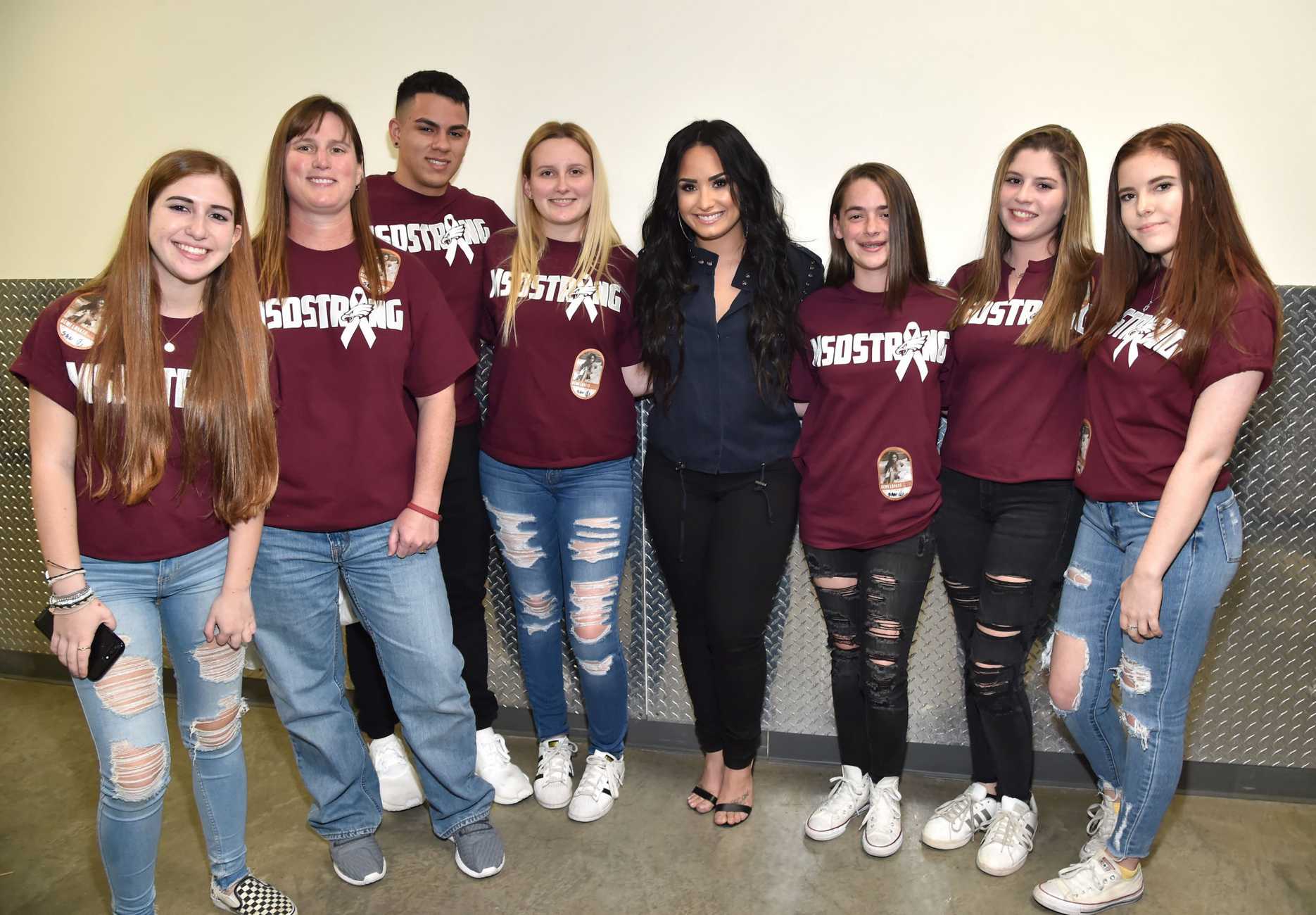 Demi_Lovato_-_Meet_and_Greet_-_Viejas_Arena_at_Aztec_Bowl_San_Diego_State_University_on_February_262C_2018-07.jpg Demi_Lovato_-_Meet_and_Greet_-_Viejas_Arena_at_Aztec_Bowl_San_Diego_State_University_on_February_262C_2018-07.jpg