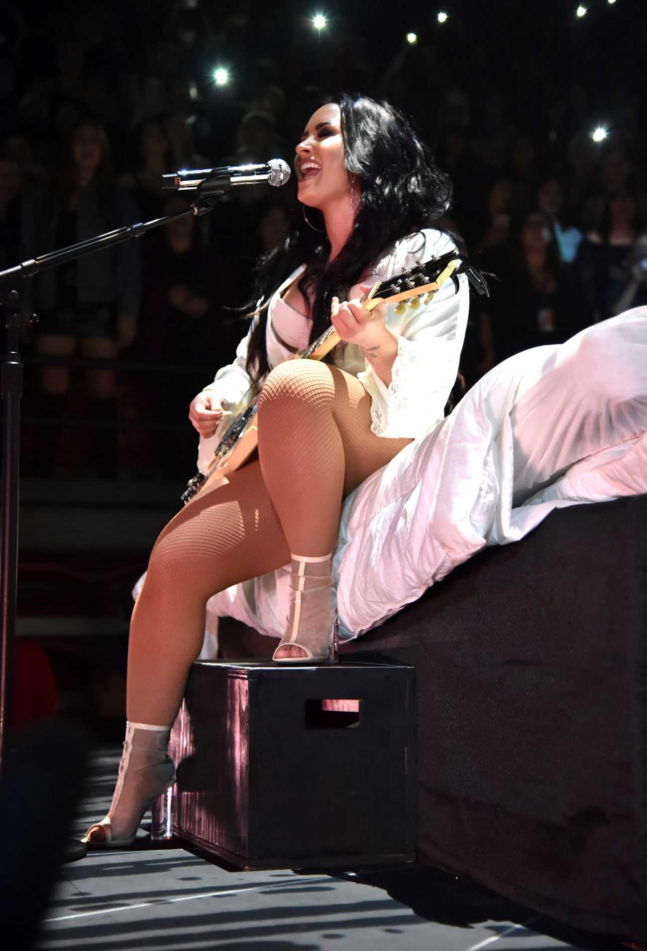 Demi_Lovato_-_Viejas_Arena_at_Aztec_Bowl_San_Diego_State_University_on_February_262C_2018-01.jpg Demi_Lovato_-_Viejas_Arena_at_Aztec_Bowl_San_Diego_State_University_on_February_262C_2018-01.jpg