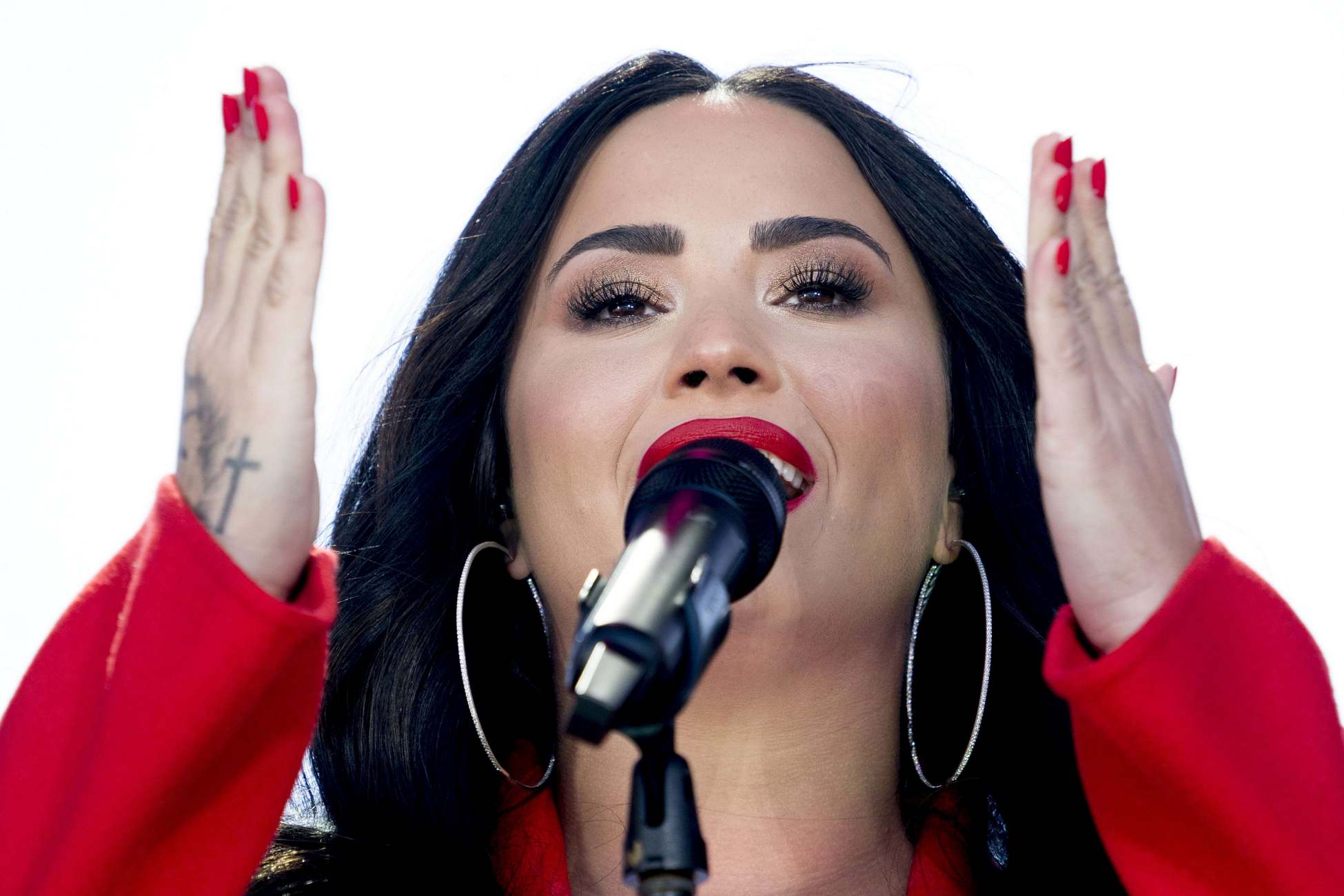 Demi_Lovato_-__March_For_Our_Lives__in_Washington2C_DC_on_March_24-15.jpg