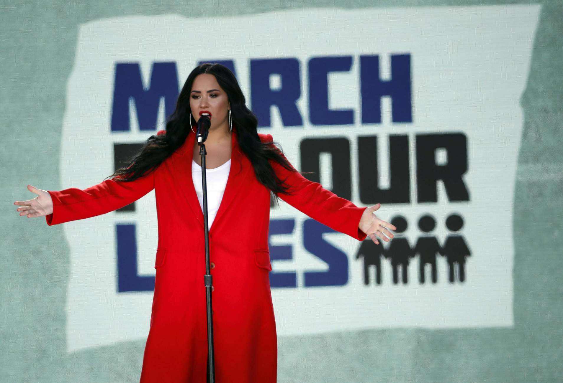 Demi_Lovato_-__March_For_Our_Lives__in_Washington2C_DC_on_March_24-16.jpg