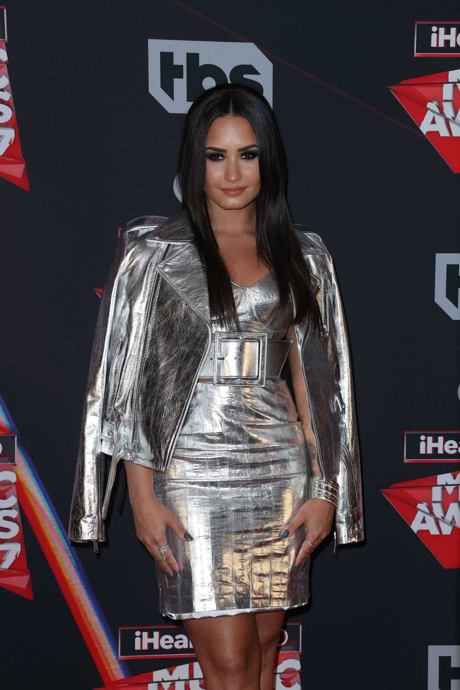 Demi_Lovato_-_iHeartRadio_Music_Awards_on_March_5-13.jpg