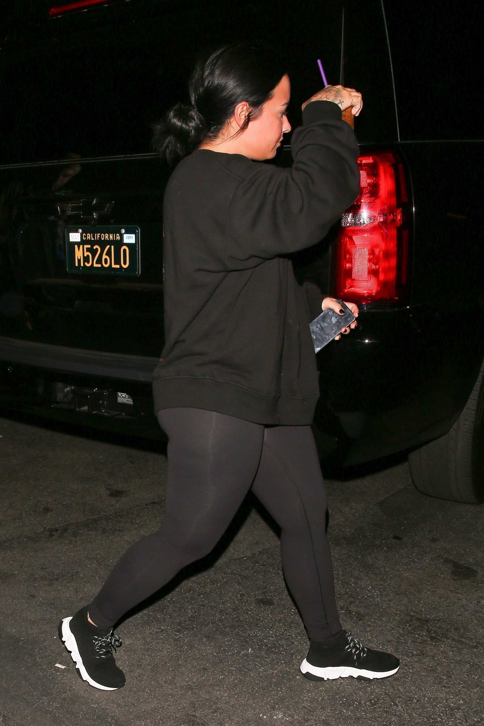 Demi_Lovato_-_night_out_in_West_Hollywood_11052018-02.jpg