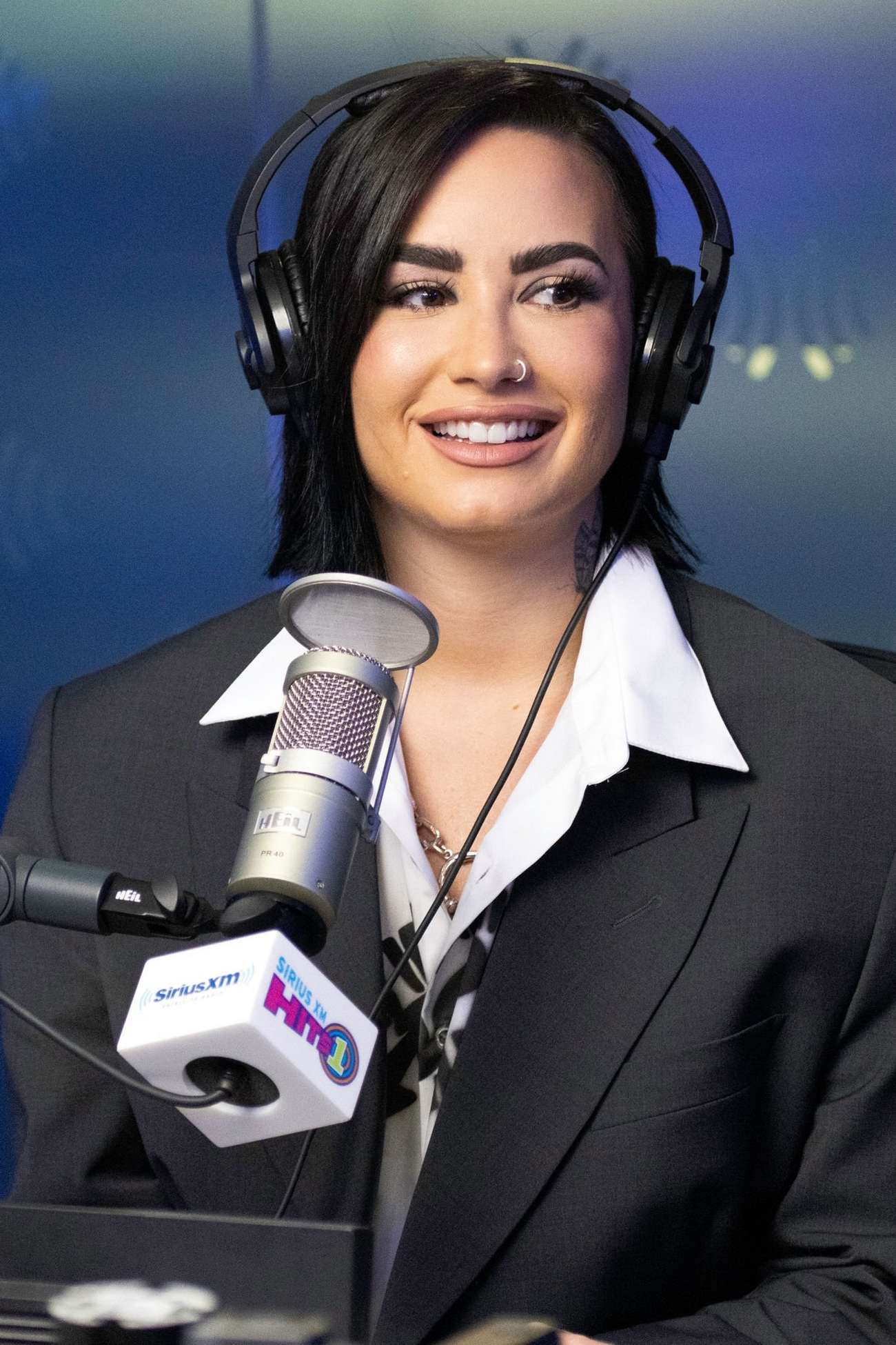 Demi_Lovato_-_visits_SiriusXM_Studios_on_June_142C_2023_in_New_York_City03.jpg