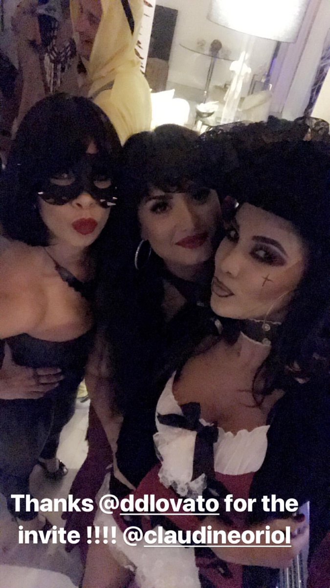Demi_Lovato_Halloween_Party_2017_-_October_29-06.jpg