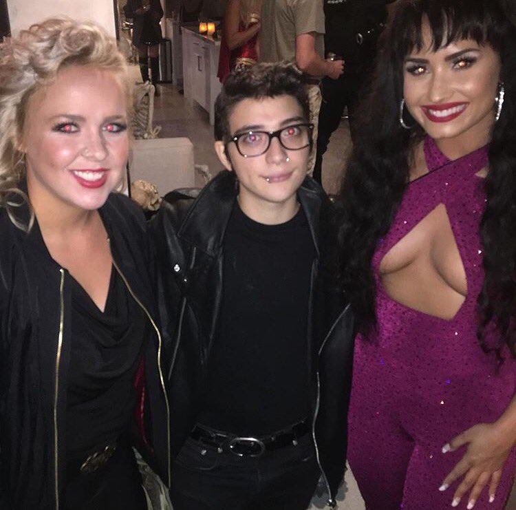 Demi_Lovato_Halloween_Party_2017_-_October_29-07.jpg