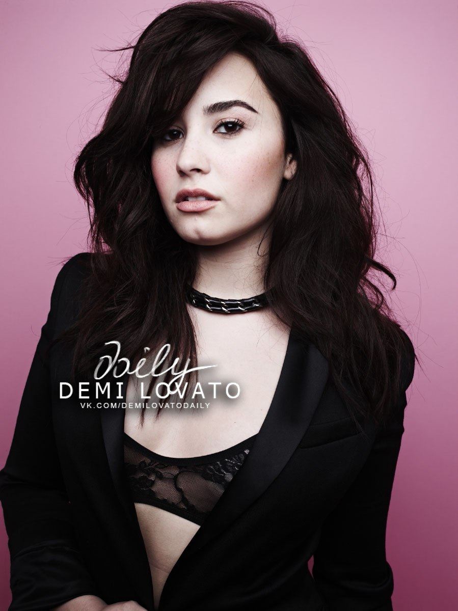 Girlfriend_Magazine-120.jpg