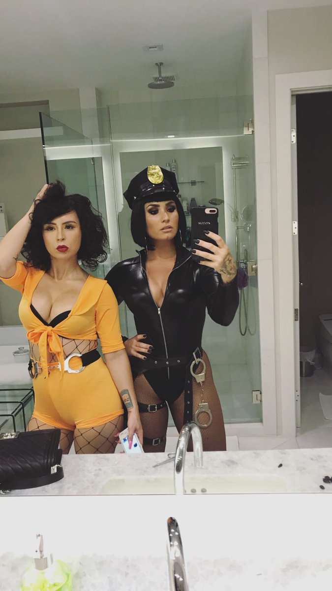 Halloween_Party_-_October_31-05.jpg