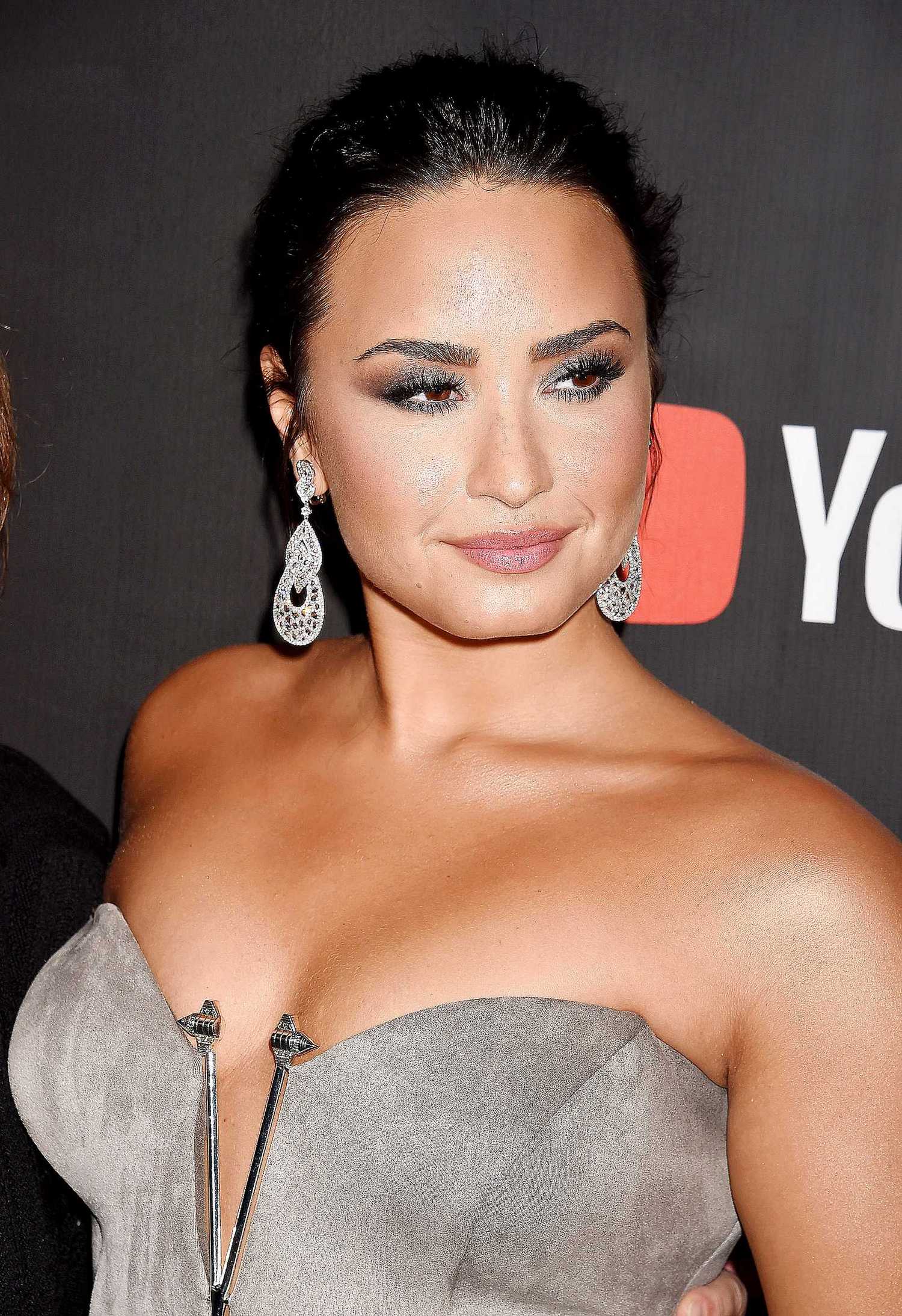 YouTube_s__Demi_Lovato_Simply_Complicated__Premiere_-_October_11-64.jpg