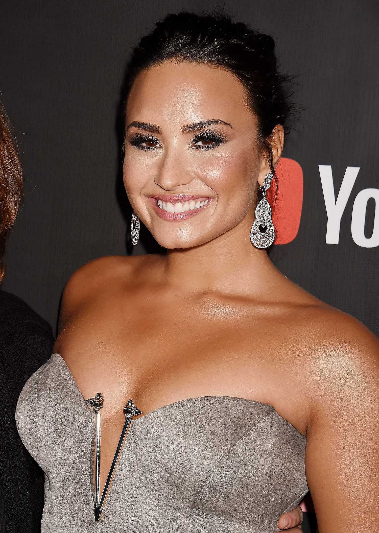 YouTube_s__Demi_Lovato_Simply_Complicated__Premiere_-_October_11-66.jpg