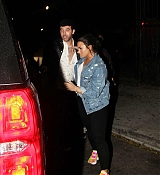 Demi_Lovato_-_Makes_a_mad_dash_to_her_car_while_leaving_No_Vacancy_in_Hollywood2C_CA_-_April_400006.jpg