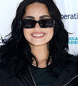Demi_Lovato_-_Operation_Smile_s_11th_annual_Celebrity_Ski___Smile_Challenge2C_Park_City_UT_-_April_12C_202305.jpg