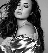 Demi_Lovato_-_Tell_Me_You_Love_Me_Photoshoot_2017-15.jpg