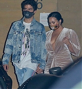 Demi_Lovato_-_seen_on_a_dinner_date_with_her_fiance_at_Nobu_in_Malibu2C_California__08022020-04.jpg