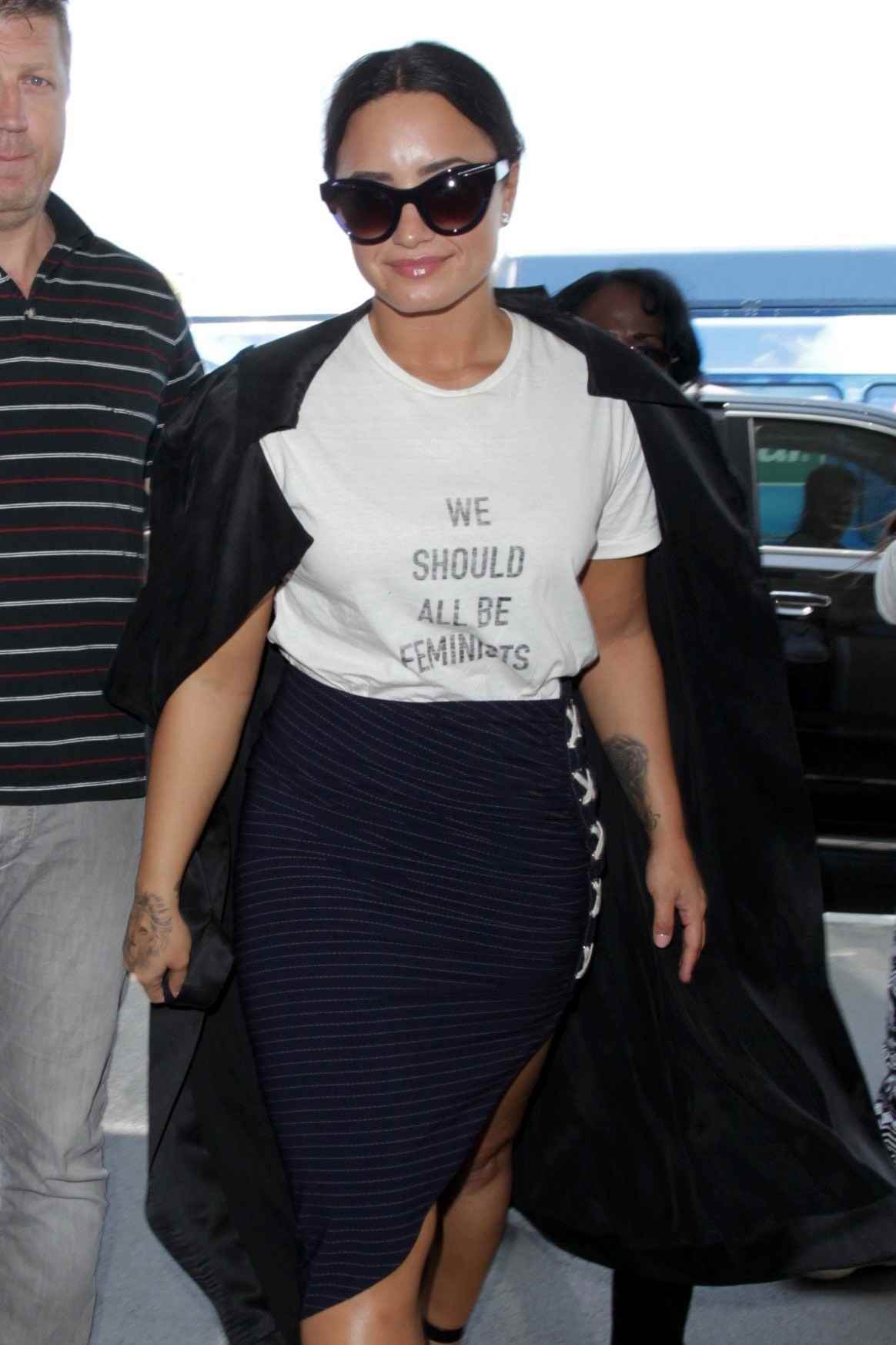 Arriving_at_LAX_Airport_-_June_30-12.jpg