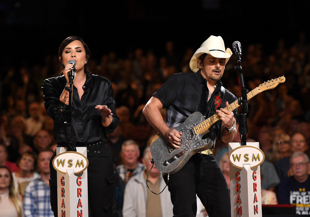 Hand_in_Hand_A_Benefit_for_Hurricane_in_Nashville2C_Tennessee_-_September_12-01.jpg