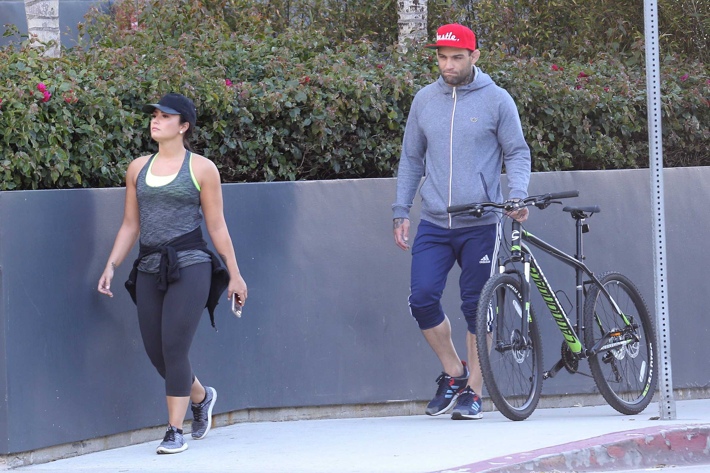 Out_with_Guilherme_Vasconcelos_in_LA_-_April_9-26.jpg Out_with_Guilherme_Vasconcelos_in_LA_-_April_9-26.jpg
