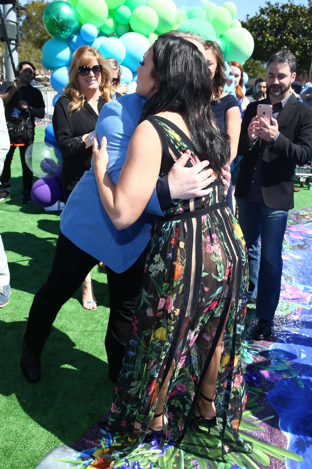 Smurfs_The_Lost_Village_World_Premiere_-_April_1-48.jpg