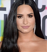 Demi_Lovato_-_2017_American_Music_Awards_-_November_19-35.jpg