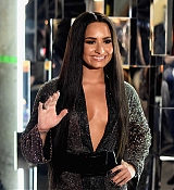 Demi_Lovato_-_The_59th_GRAMMY_Awards_at_STAPLES_Center_in_Los_Angeles_5BBackstage5D-09.jpg